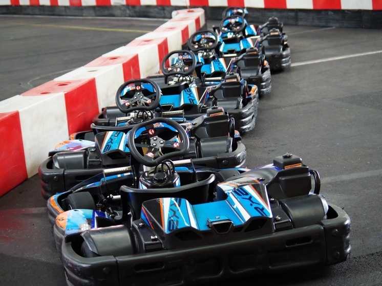 В Благовещенске сразились дебютанты и победители Ночной лиги по картингу