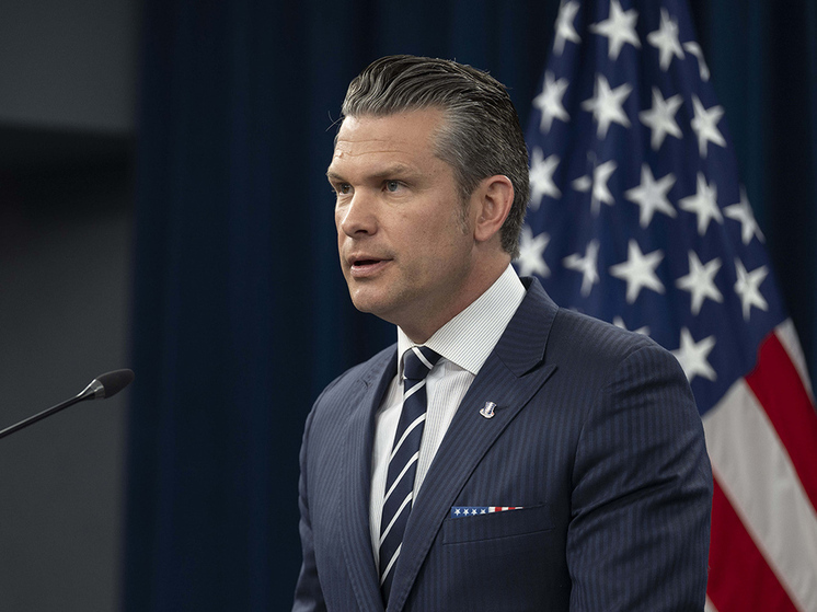 На фоне сомнений в заявлениях Трампа об "уничтожении" ядерных объектов Пит Хегсет защитил президента