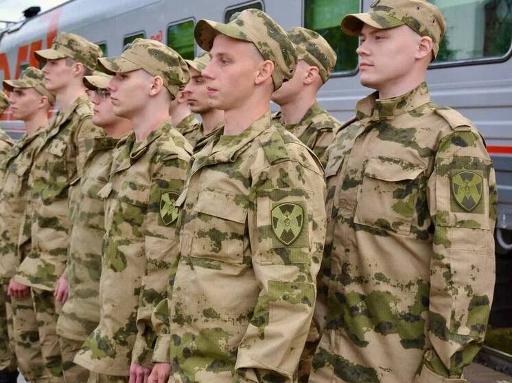 Новгородские юноши отправились служить в воинские части Росгвардии