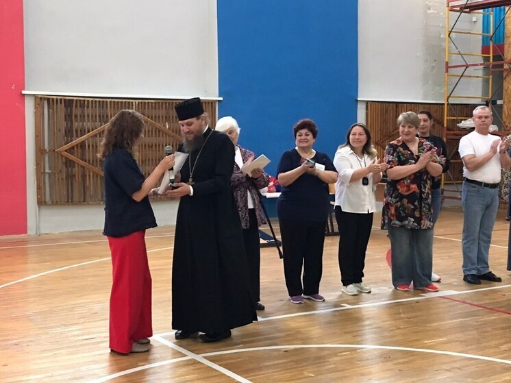 В Коркино наградили священника, помогающего инвалидам-спортсменам