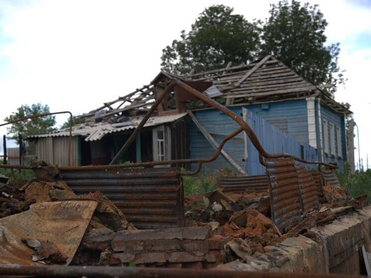 Власти и военные осмотрели поврежденные дома в Суджанском районе