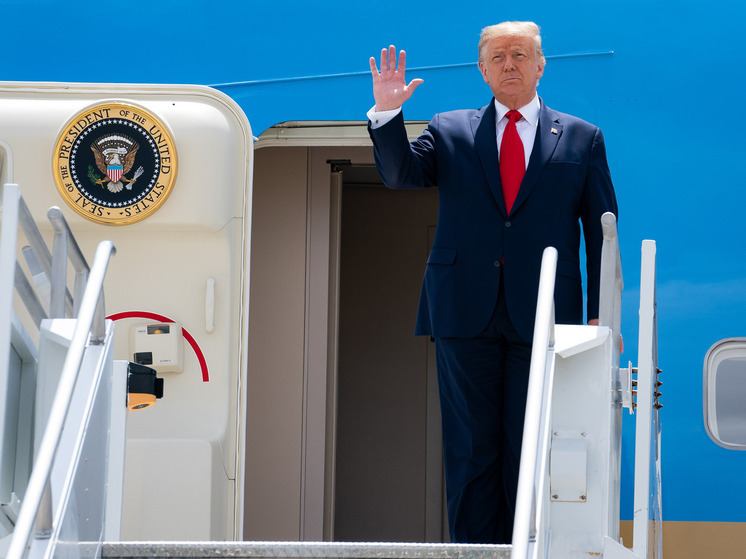 FT: семья Трампа потратила $500 млн на защиту от обвинений якобы вмешательства РФ в выборы