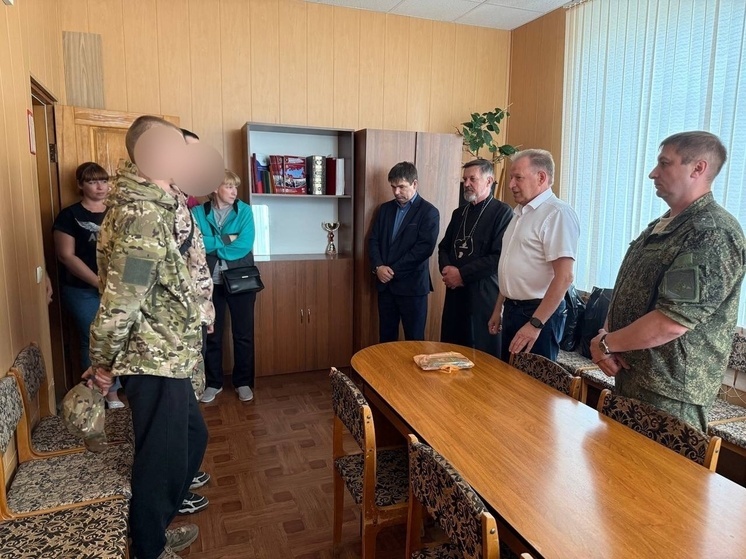 Два жителя Валуйского округа будут служить по контракту