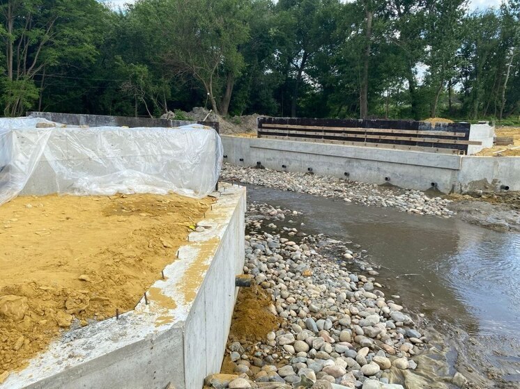 В Новоселицком округе Ставрополья ремонт сразу двух мостов подошёл к экватору