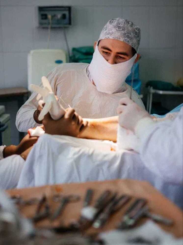 В Пятигорске хирурги вернули палец пострадавшей на производстве пациентке