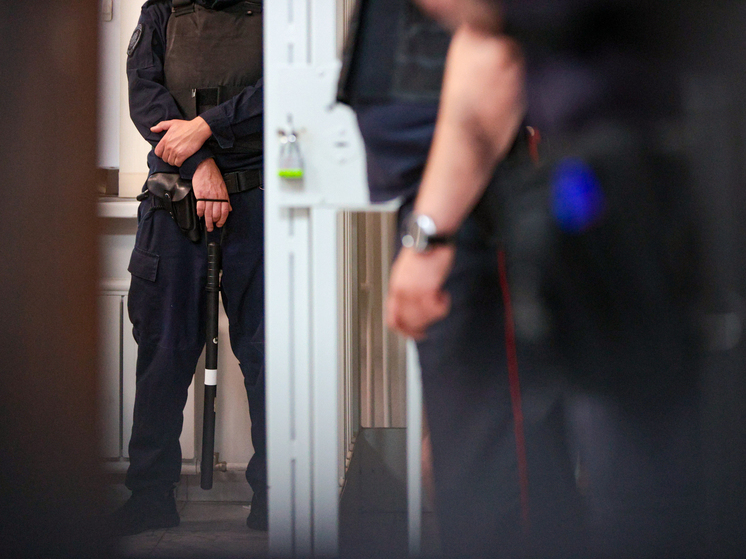 Baza опубликовала фотографию мужчины, подозреваемого в домогательствах в Москве