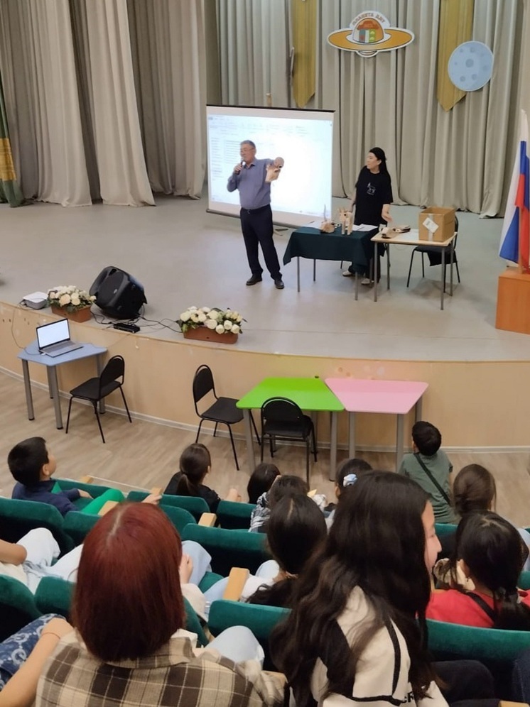 Школьники погружаются в дикую природу Калмыкии, не выезжая из города