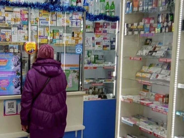 Заведующую аптеки в Гатчинском округе оштрафовали за протечки на фармскладе