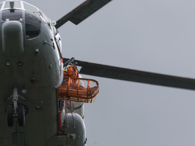 Вертолет Ми-8 совершил вынужденную посадку в Тверской области