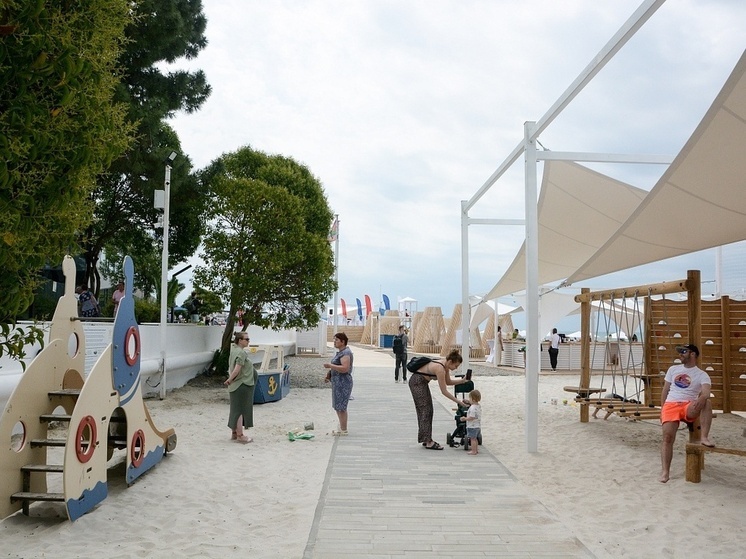 На сочинских пляжах регулярно проверяют качество воды