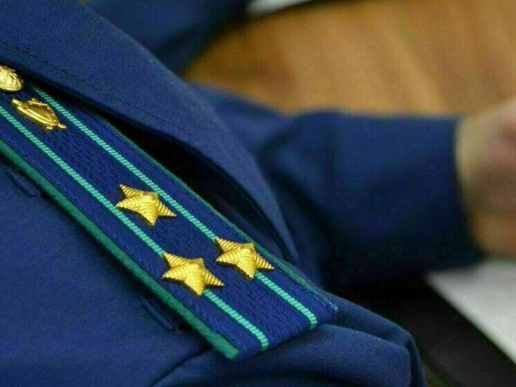 20-летний нарушитель попытался ударить полицейского ножом и получил срок