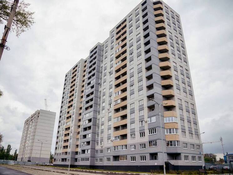 Липчане получили ключи от новых квартир на Тракторном