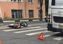 Выяснились подробности трагедии в подмосковном Ногинске, где в пятницу рано утром в автоаварии погиб 18-летний пассажир питбайка, а его 16-летний друг получил тяжелые ранения