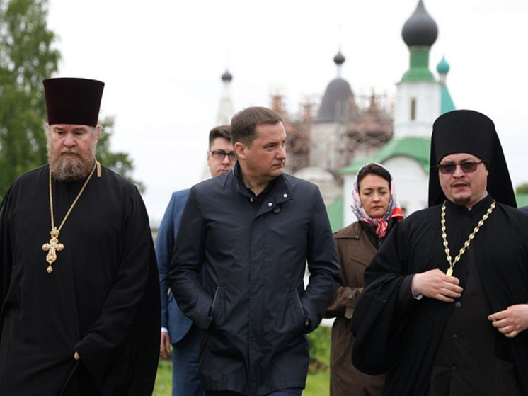 Александр Цыбульский посетил Свято-Троицкий Антониево-Сийский монастырь