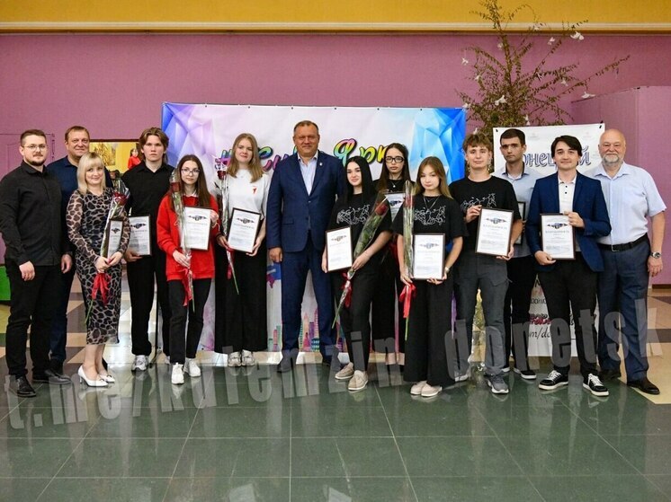 Мэр Донецка поздравил молодежь с наступающим праздником выпускных вечеров