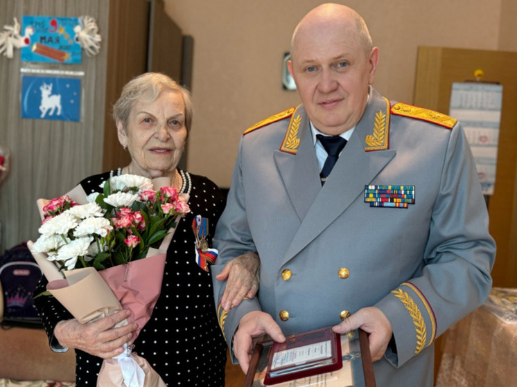 Ветерану Миланье Селивановой вручили медаль к юбилею Победы