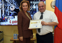 В канун профессионального праздника награждение заводчан состоялось в музее истории и трудовой славы центра судоремонта «Звездочка»