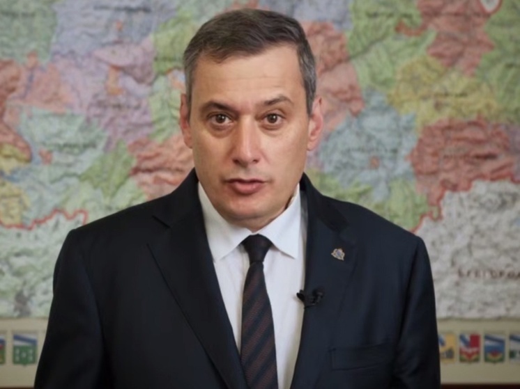 Хинштейн поздравил курских учеников с окончанием школы