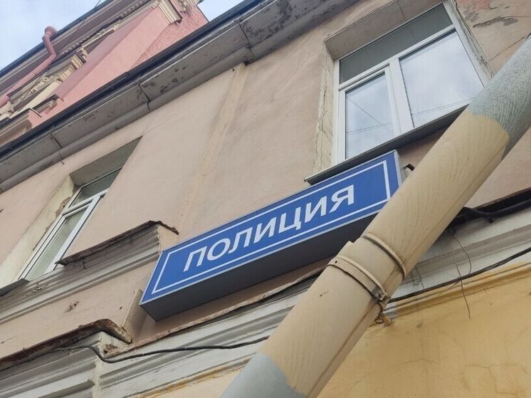 В Шушарах обстреляли здание школы вождения и салона красоты