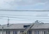 В микрорайоне Силикатный городе Улан-Удэ произошло обрушение строительного крана на многоквартирный жилой дом