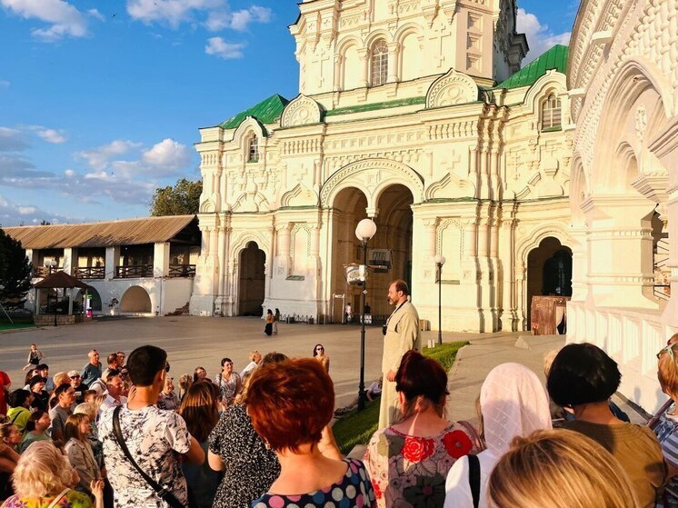 В Астрахани стартовал новый сезон бесплатных пешеходных экскурсий