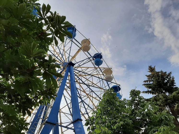 Прокатиться на новом колесе обозрения в Саратове можно за 500 рублей