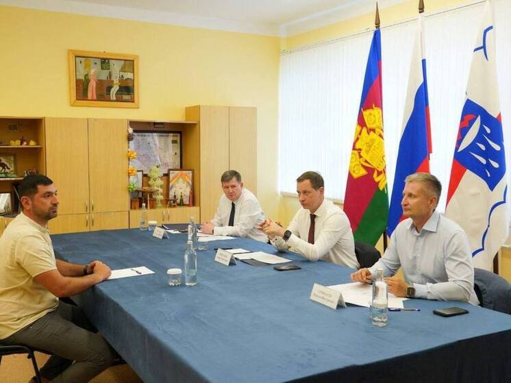 Глава Сочи лично встретился с жителями Лазаревского района