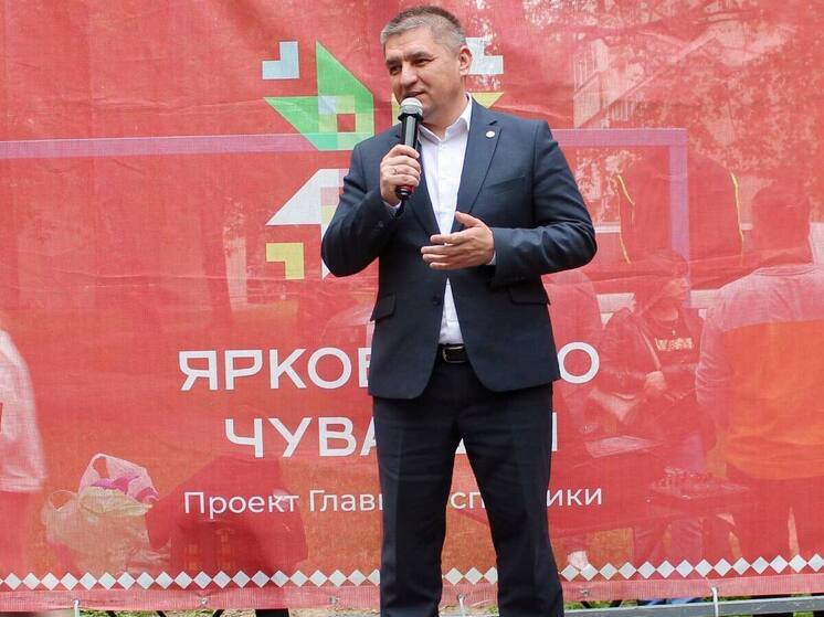 Доброхотов пожелал молодежи Чебоксар радости, любови и вдохновения