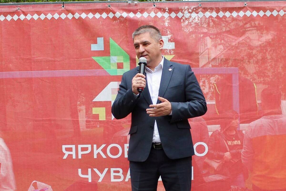 Доброхотов пожелал молодежи Чебоксар радости, любови и вдохновения
