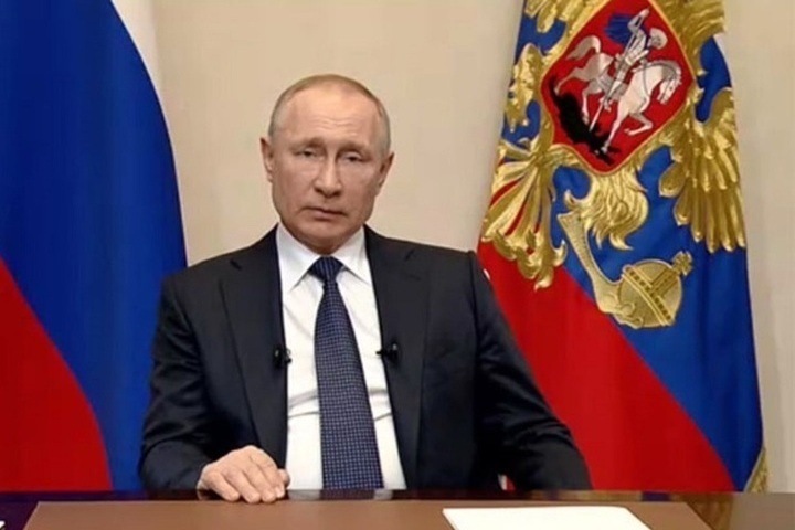 Сикорский заявил, что Путин идет по пути Брежнева и повторяет ошибки СССР