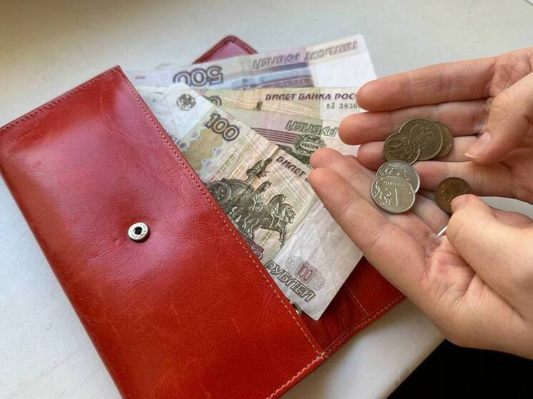 С 1 июля в России начинают действовать важные законодательные нововведения, которые затронут пенсионную систему, сферу финансов, защиту данных и даже школьную форму.