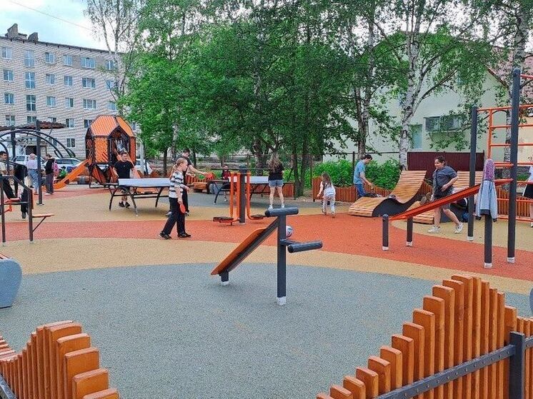 В Лихославле Тверской области дети радуются новой игровой площадке