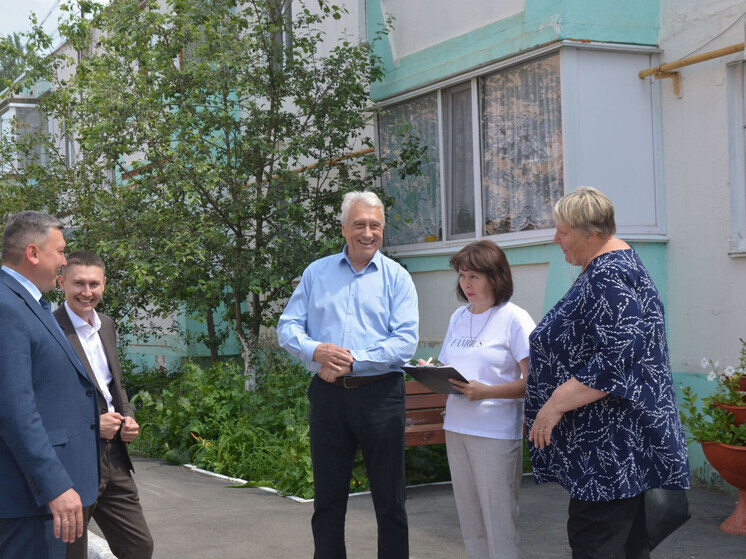 В мероприятии участвовали глава администрации Янаула Руслан Юсупов, члены Общественной палаты Янаульского района Гузелия Кашапова и Валентина Зайцева