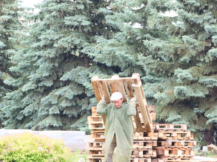 В уфимском парке Ленина демонтировали 80 процентов брусчатки