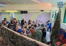 Сегодня, 28 июня, в Пустомерже состоялся семейно-патриотический праздник «Армейские сборы», посвященный поддержке военнослужащих, участвующих в СВО, и их семей. В празднике приняли участие спортивные клубы и общественные организации Кингисеппского района, а также волонтеры из Кингисеппа и Ивангорода, подготовившие насыщенную программу для всех возрастов. Об этом сообщили в пресс-службе администрации района.