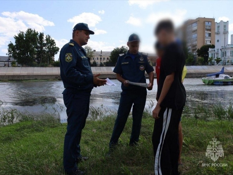 Астраханские спасатели проводят рейдовые мероприятия в местах отдыха на водоемах
