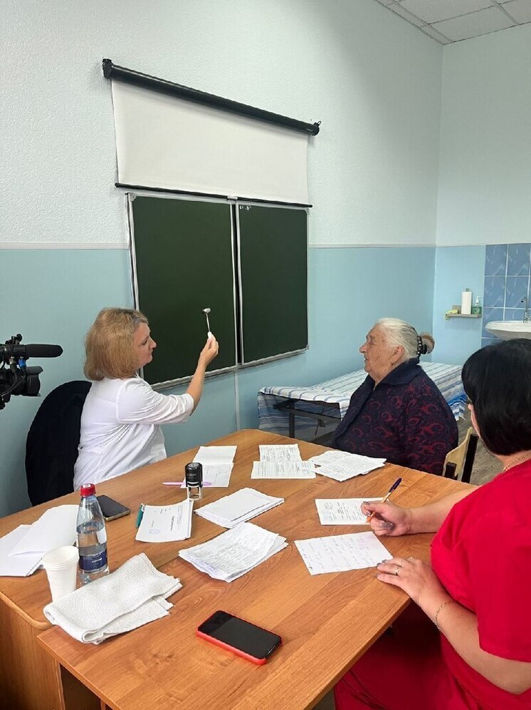 Медики автопоезда «Забота» провели приём в тамбовских Волчках