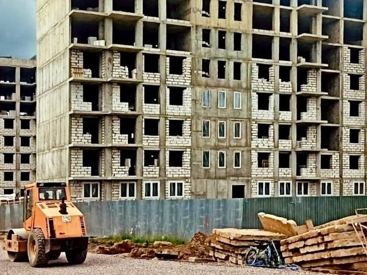 В Рощино завершили монолит дома для переселенцев из аварийного жилья