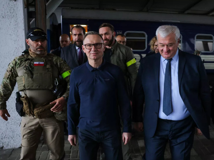 Охранник президента надел оскорбительный шеврон Армии Крайовой в Киеве