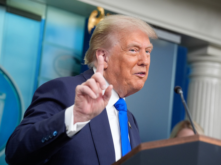 Сенат США одобрил законопроект Трампа о расходах и налогах