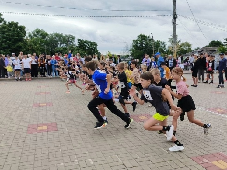 В Ливнах прошёл легкоатлетический пробег памяти авиаконструктора Поликарпова