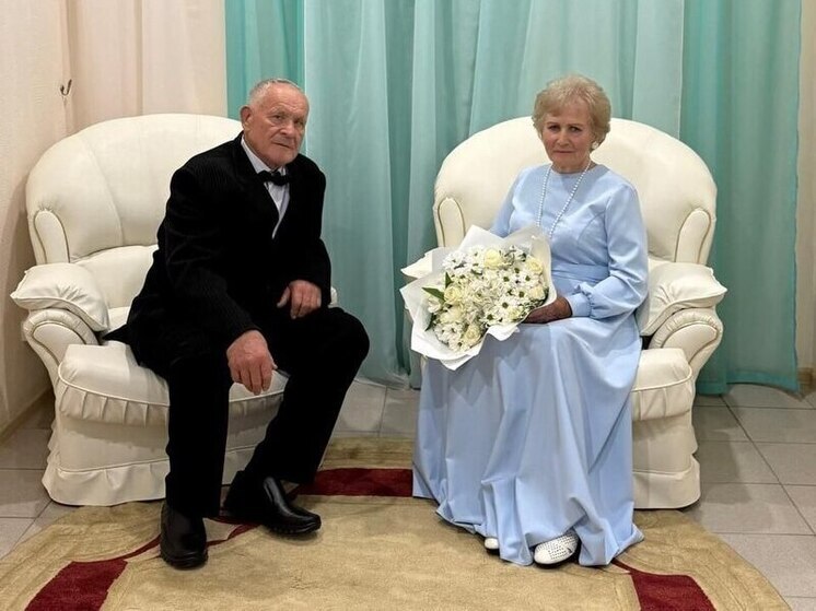 Студенческая любовь у супругов из Черногорска стала изумрудной