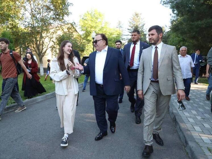 В День молодёжи Махмуд-Али Калиматов вручил награды отличившимся жителям Ингушетии