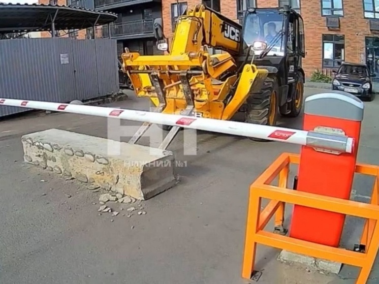 Три нижегородских ЖК устроили конфликт из-за шлагбаума