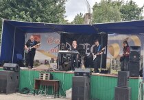 В честь Дня молодежи 28 июня в парке "Юбилейный" в Шахтерске состоялся рок-концерт