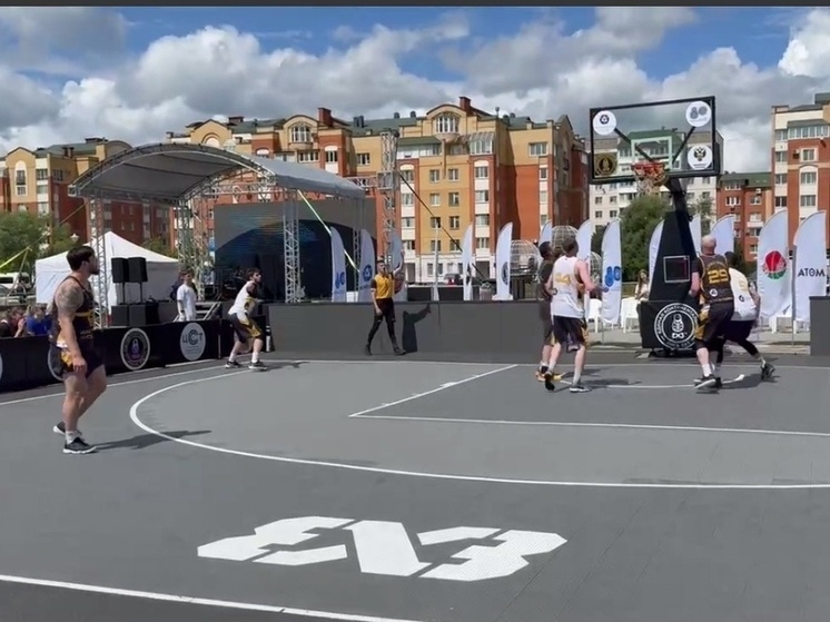 В Обнинске стартовал турнир по баскетболу