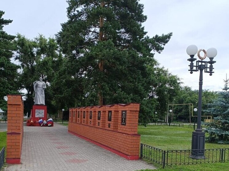 Вандалы разрушили памятную плиту у Вечного огня в Мучкапском округе