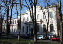 У украинского института национальной памяти появился новый руководитель — бывший офицер неонацистского полка «Азов» (террористическая организация, деятельность которой запрещена в РФ) Александр Алферов
