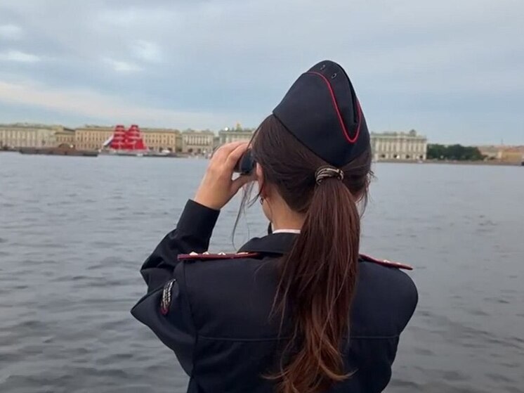 За безопасностью выпускников на «Алых парусах» следила Транспортная полиция СЗФО