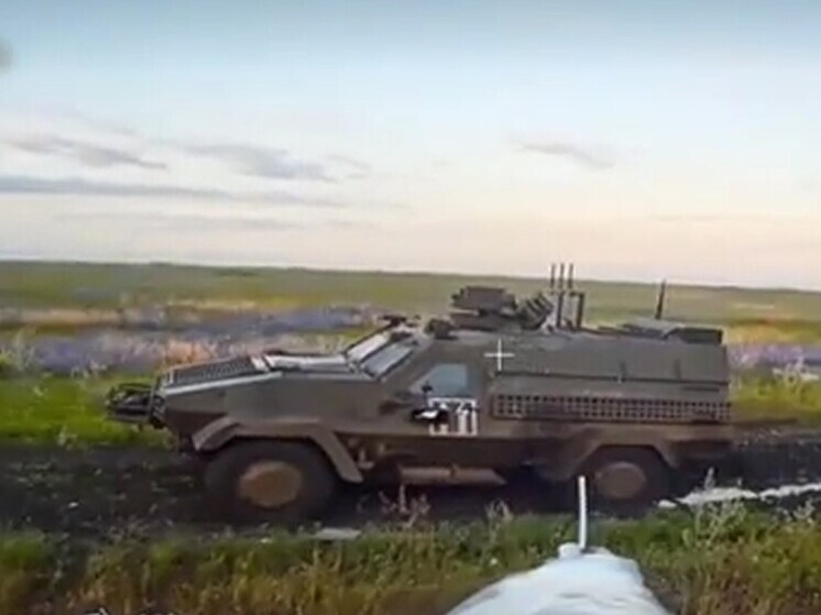 ВСУ бросают поврежденную технику под Купянском из-за невозможности эвакуировать